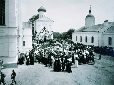 Внесение мощей прп. Евфросинии в Спасский храм. Фото 1910 г.